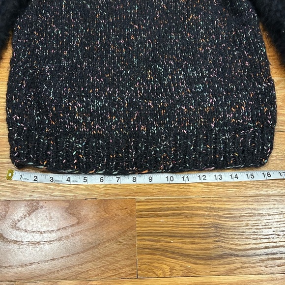 Chic Vintage Black Knit Sweater with Angora Mix - Picture 7 of 9